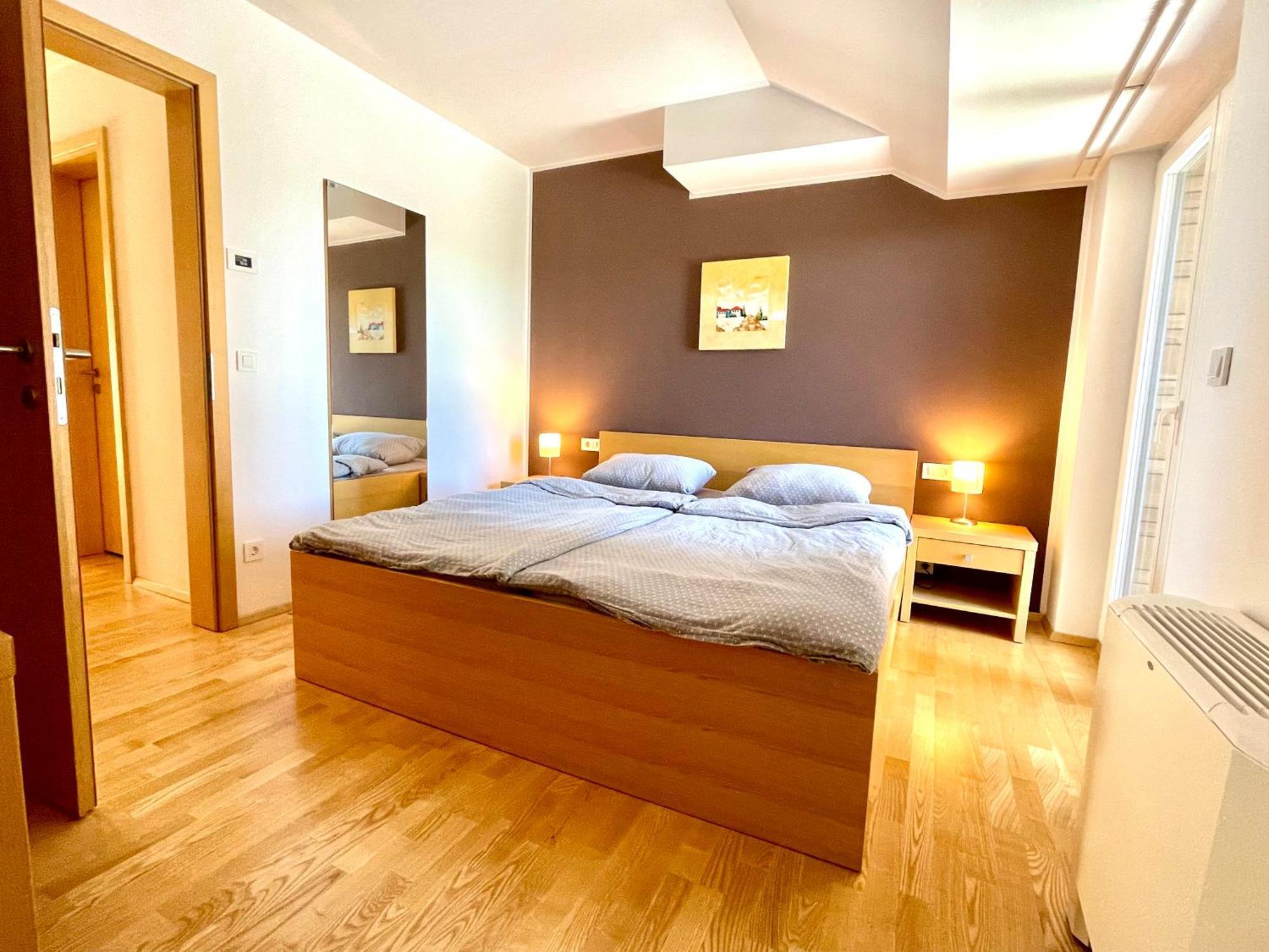 Duplex Delight 18 Vila Mari Pekre Kültér fotó