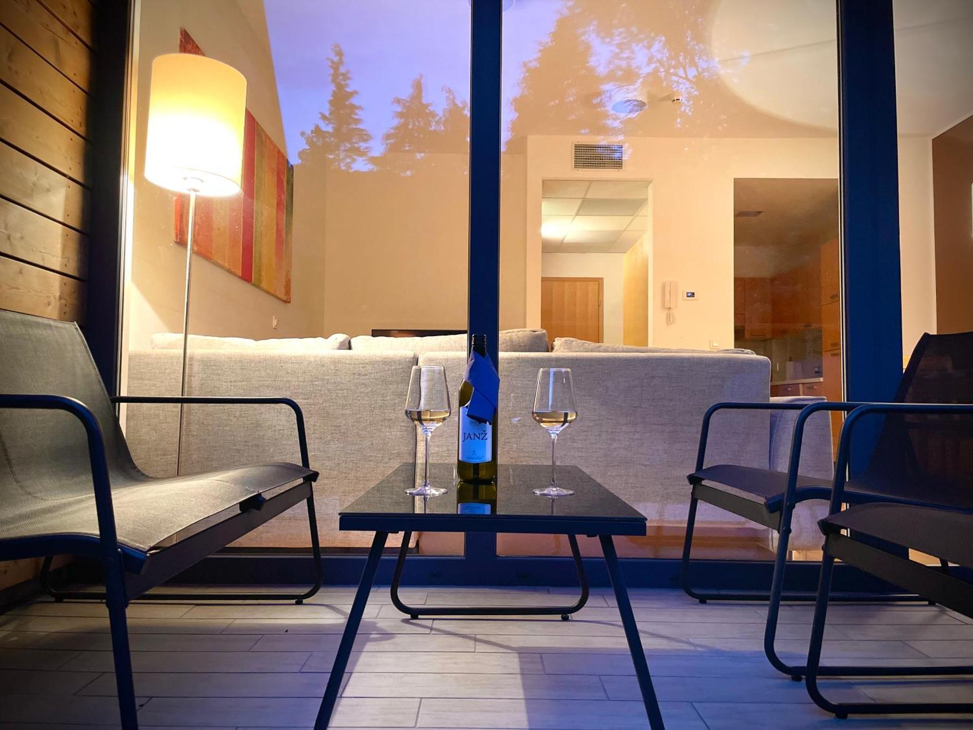 Duplex Delight 18 Vila Mari Pekre Kültér fotó