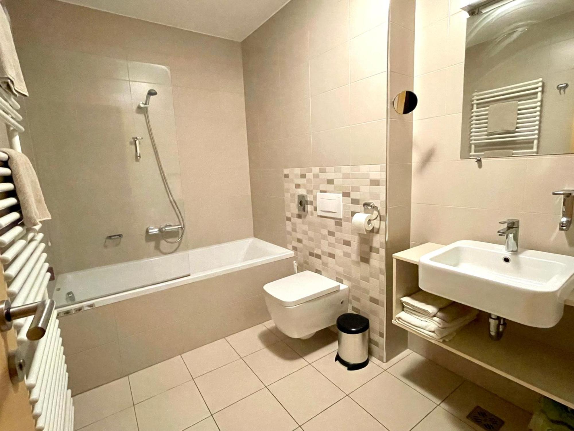 Duplex Delight 18 Vila Mari Pekre Kültér fotó